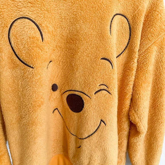 Tokyo Disney Winnie the Pooh Jumper - Picture 2 of 4